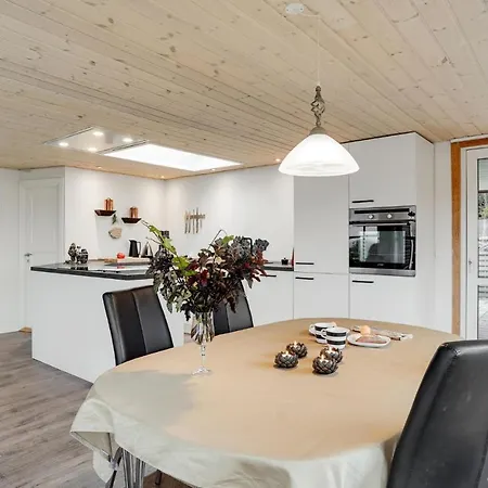 Holiday home 3 Bedroom Lovely In Allingabro