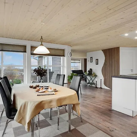 3 Bedroom Lovely In * Allingabro