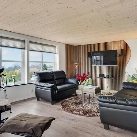 3 Bedroom Lovely In