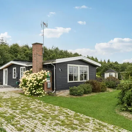 3 Bedroom Lovely In * Allingabro