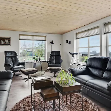 3 Bedroom Lovely In